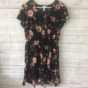 Women's floral wrap dress black size medium